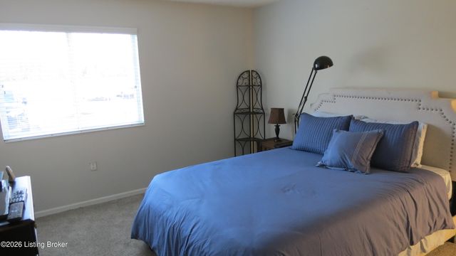 10400 Southern Meadows Dr APT 103, Louisville, KY 40241