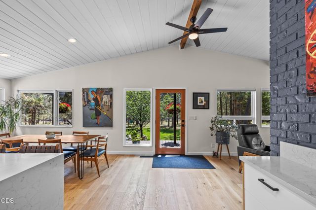 18943 Martingale Circle, Bend, OR 97703