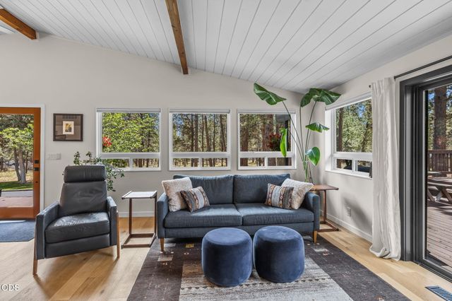 18943 Martingale Circle, Bend, OR 97703