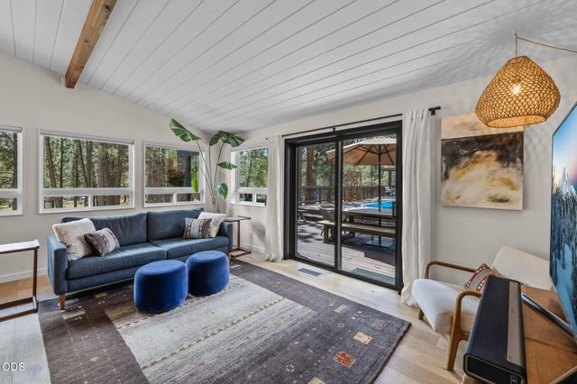 18943 Martingale Circle, Bend, OR 97703