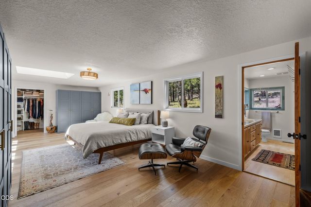 18943 Martingale Circle, Bend, OR 97703