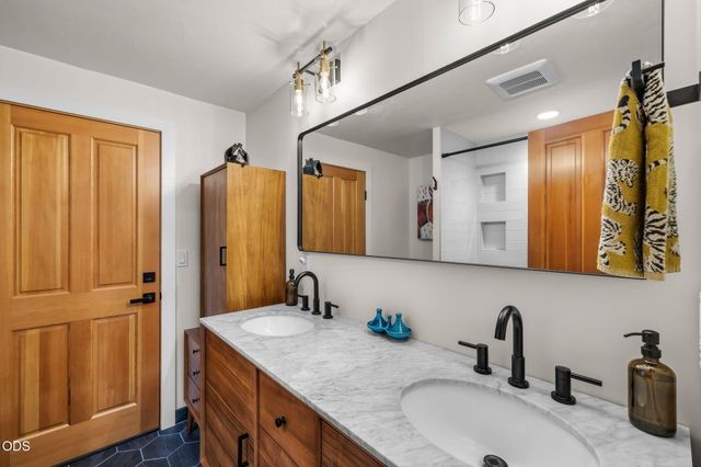 18943 Martingale Circle, Bend, OR 97703