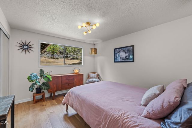 18943 Martingale Circle, Bend, OR 97703