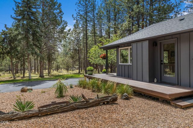 18943 Martingale Circle, Bend, OR 97703