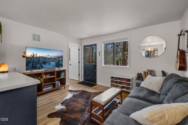 18943 Martingale Circle, Bend, OR 97703