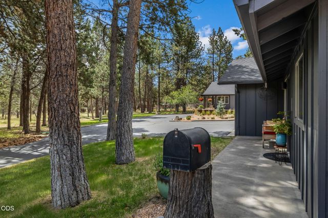 18943 Martingale Circle, Bend, OR 97703
