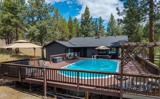 18943 Martingale Circle, Bend, OR 97703