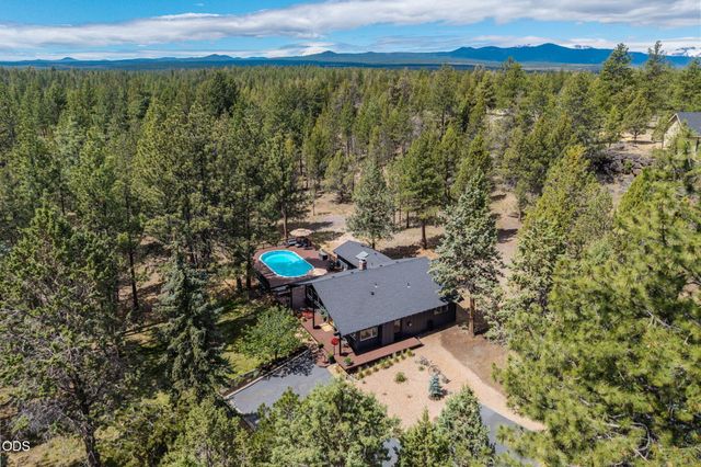 18943 Martingale Circle, Bend, OR 97703