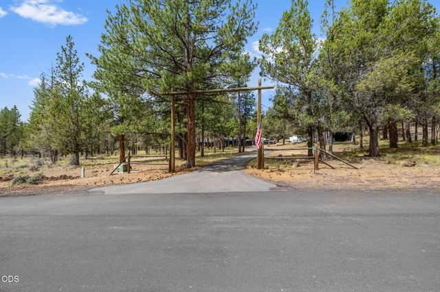 18943 Martingale Circle, Bend, OR 97703