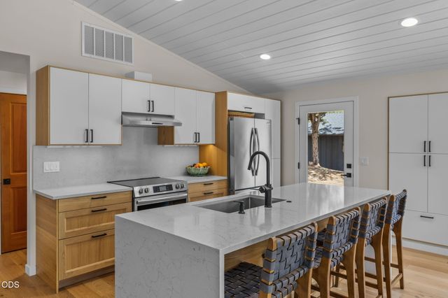 18943 Martingale Circle, Bend, OR 97703