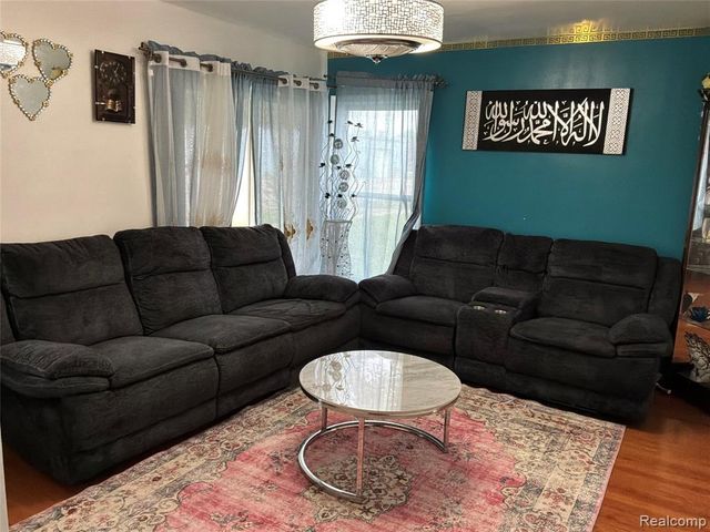 3896 Poplar Avenue, Warren, MI 48091