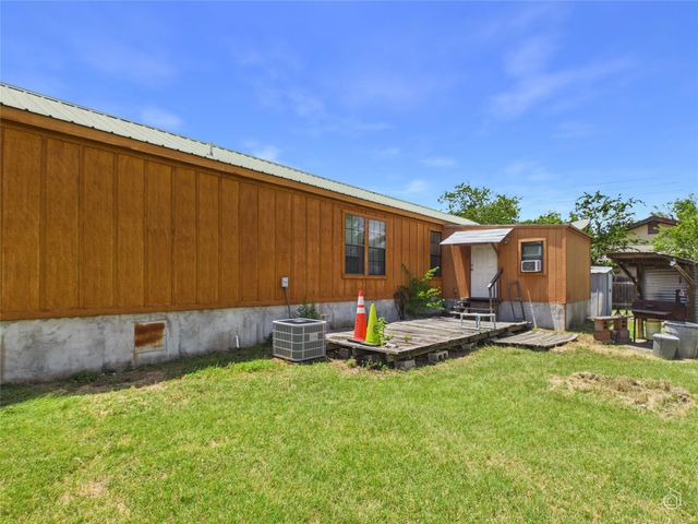 202 N Mustang Ave, Cedar Park, TX 78613