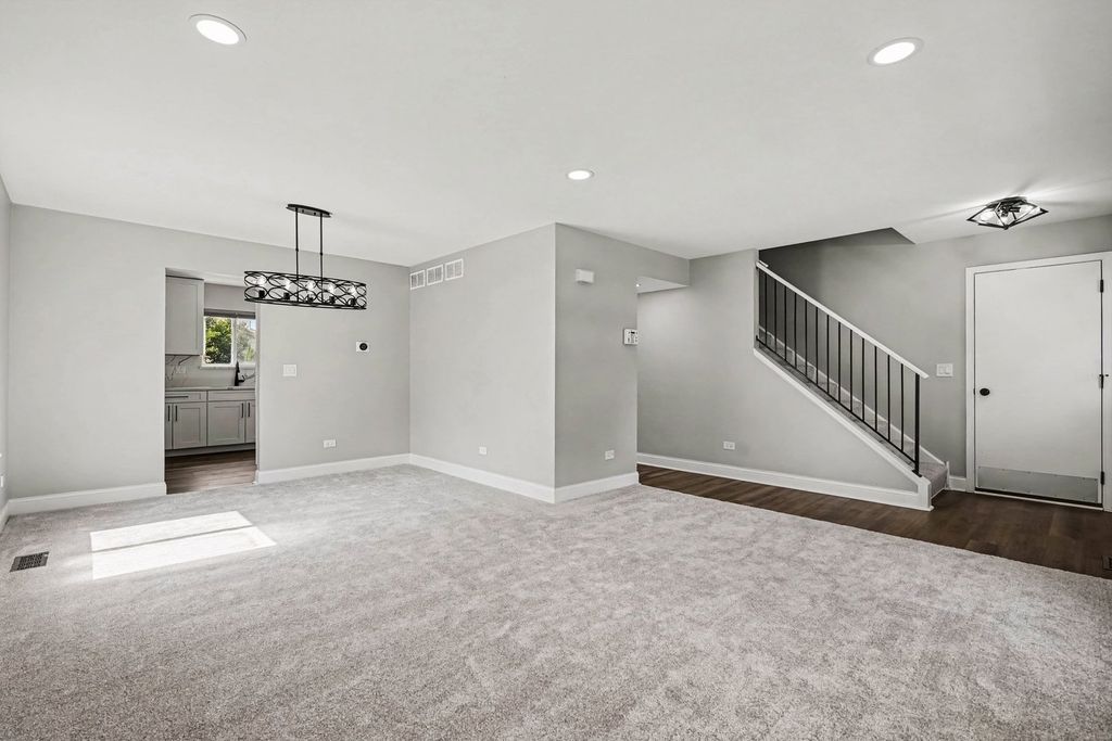 2811 Skylane Drive, Naperville, IL 60564 — photo 3