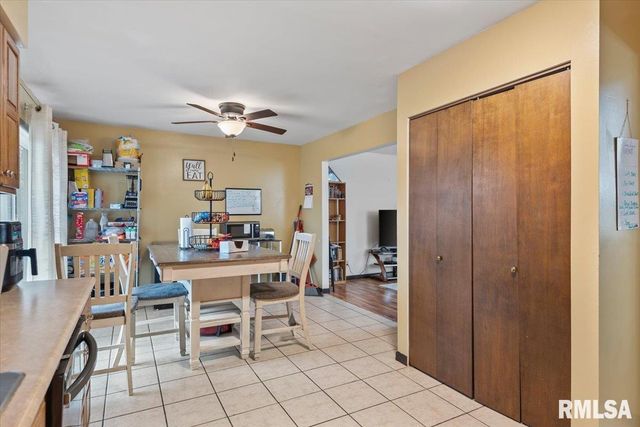 27 SKYVIEW Drive, Springfield, IL 62702