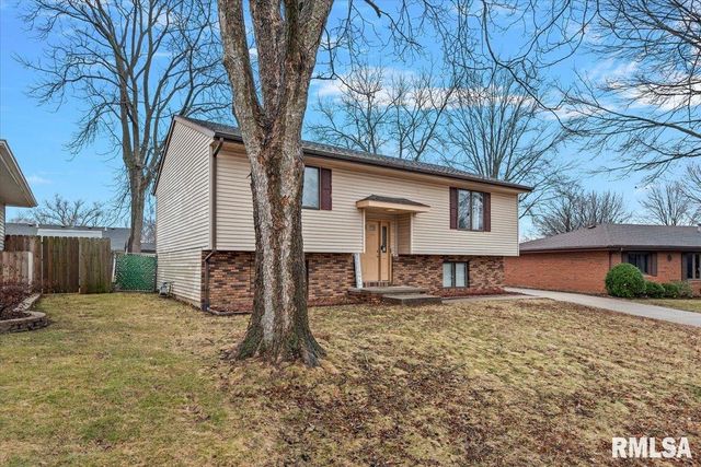 27 SKYVIEW Drive, Springfield, IL 62702