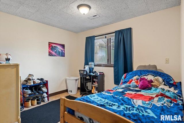 27 SKYVIEW Drive, Springfield, IL 62702