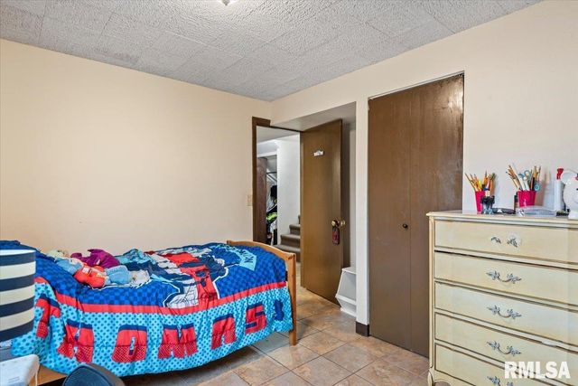 27 SKYVIEW Drive, Springfield, IL 62702