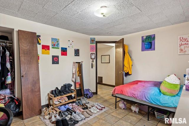 27 SKYVIEW Drive, Springfield, IL 62702