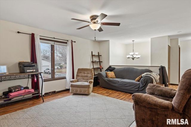 27 SKYVIEW Drive, Springfield, IL 62702