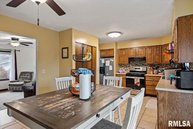 27 SKYVIEW Drive, Springfield, IL 62702