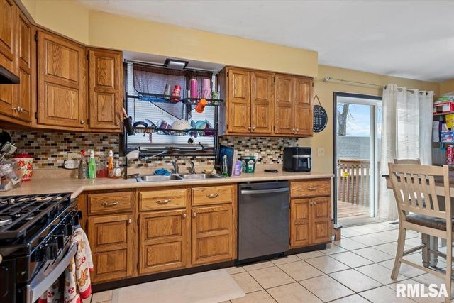 27 SKYVIEW Drive, Springfield, IL 62702