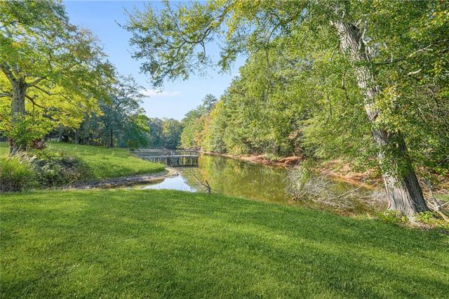 5422 Hill SW Road, Powder Springs, GA 30127