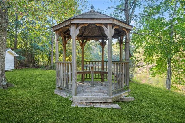 5422 Hill SW Road, Powder Springs, GA 30127