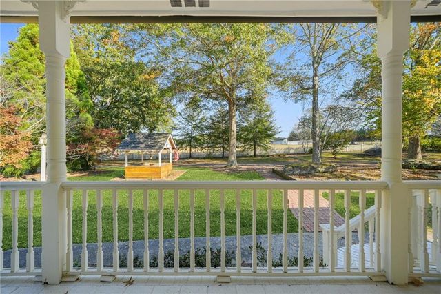 5422 Hill SW Road, Powder Springs, GA 30127