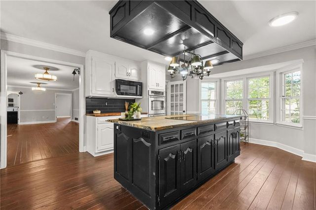 5422 Hill SW Road, Powder Springs, GA 30127