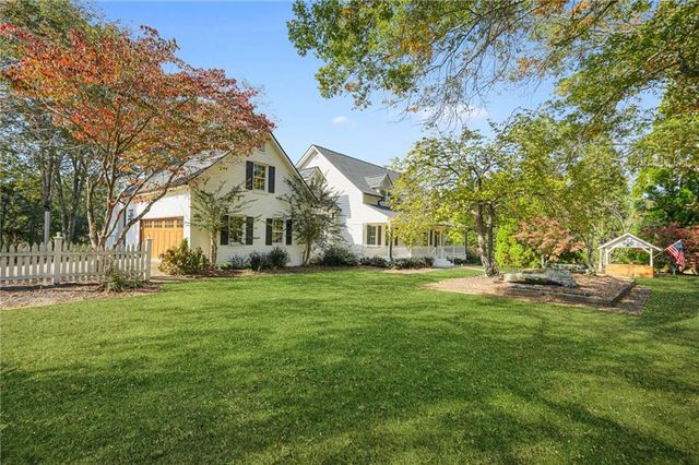 5422 Hill SW Road, Powder Springs, GA 30127