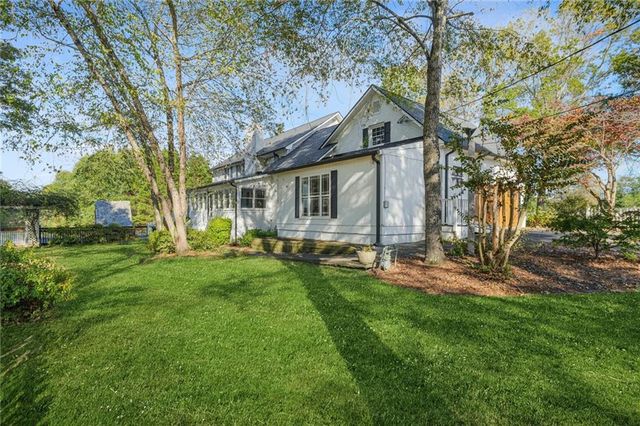 5422 Hill SW Road, Powder Springs, GA 30127