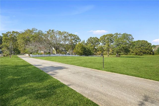 5422 Hill SW Road, Powder Springs, GA 30127