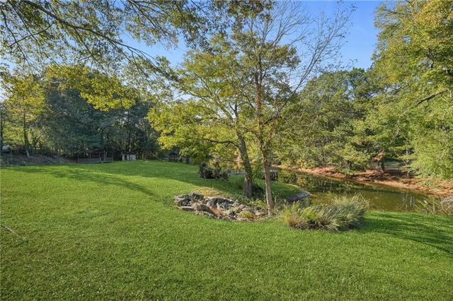 5422 Hill SW Road, Powder Springs, GA 30127