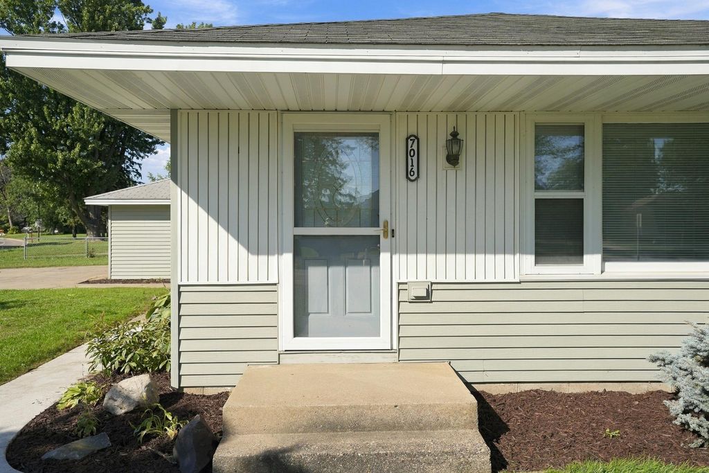 7016 90th Street S, Cottage Grove, MN 55016 — photo 4