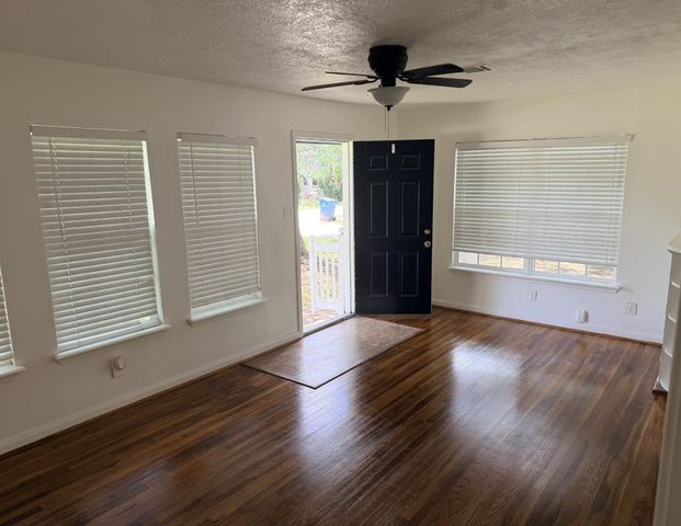1706 Smith Street, Waller, TX 77484