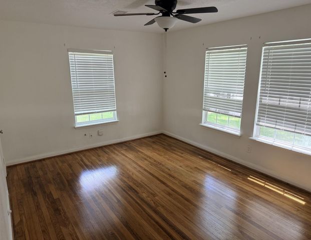 1706 Smith Street, Waller, TX 77484