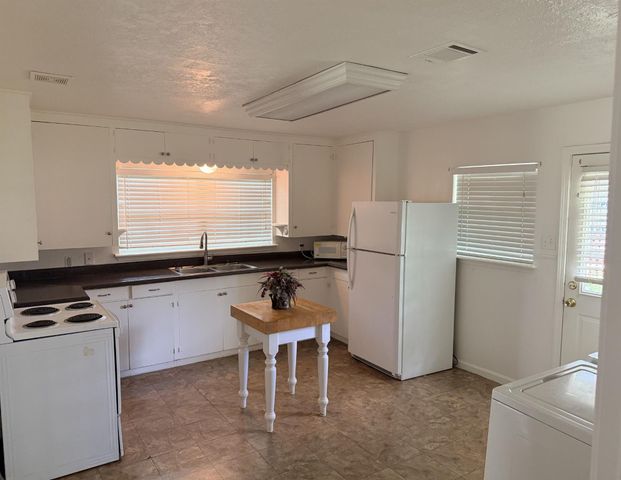 1706 Smith Street, Waller, TX 77484
