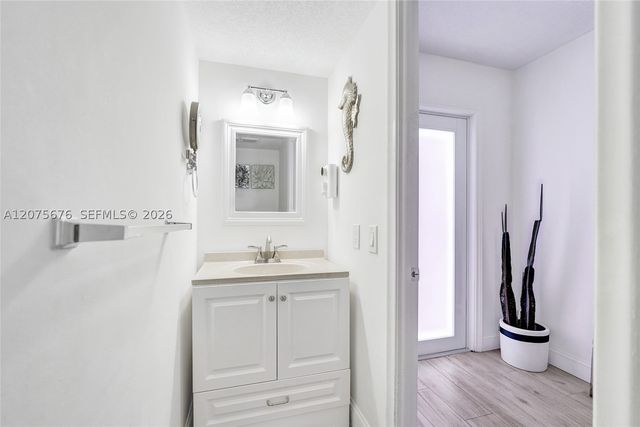 2716 NE 8th St 2716, Hallandale Beach, FL 33009