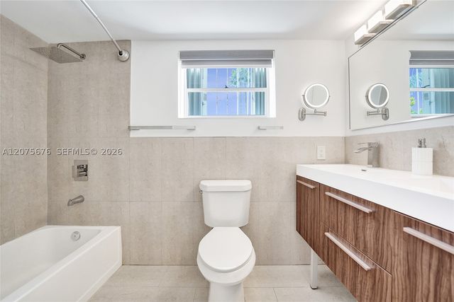 2716 NE 8th St 2716, Hallandale Beach, FL 33009