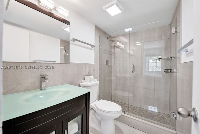2716 NE 8th St 2716, Hallandale Beach, FL 33009