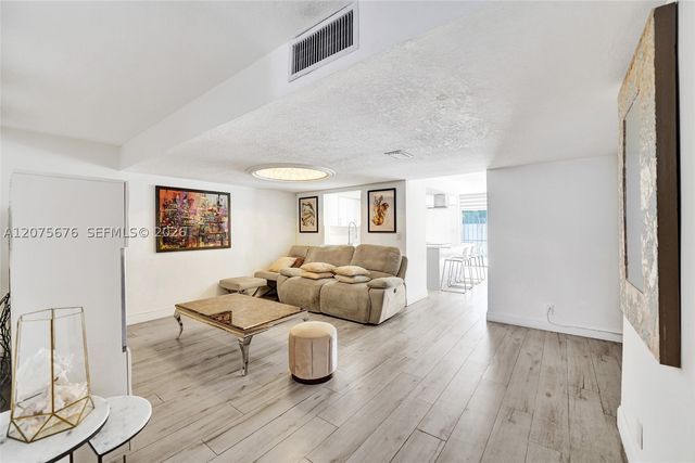 2716 NE 8th St 2716, Hallandale Beach, FL 33009