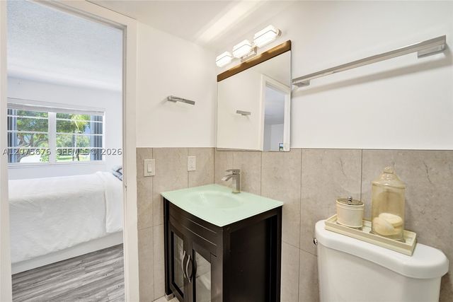 2716 NE 8th St 2716, Hallandale Beach, FL 33009