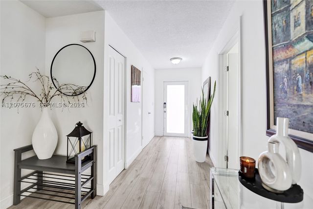 2716 NE 8th St 2716, Hallandale Beach, FL 33009