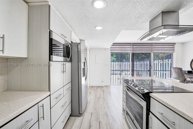 2716 NE 8th St 2716, Hallandale Beach, FL 33009