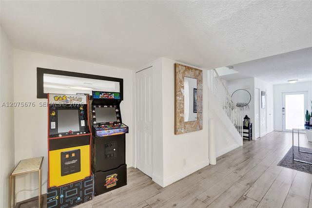 2716 NE 8th St 2716, Hallandale Beach, FL 33009