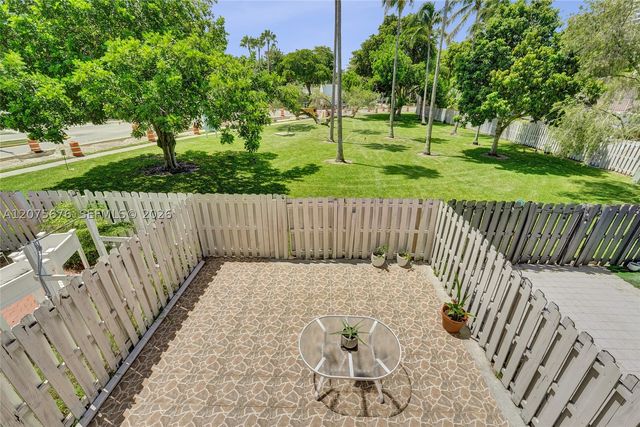 2716 NE 8th St 2716, Hallandale Beach, FL 33009