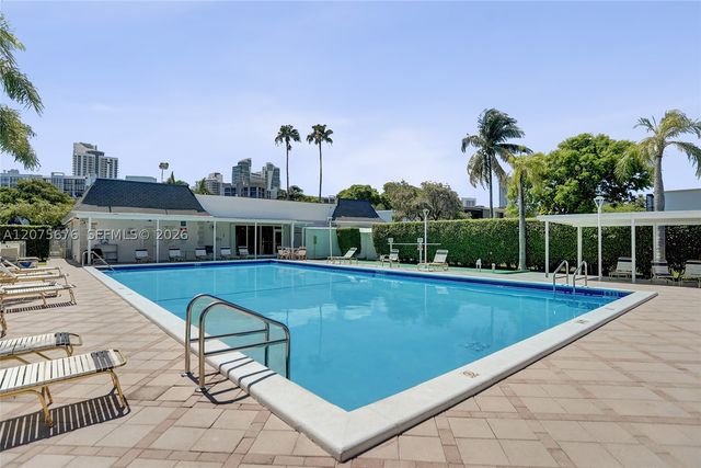 2716 NE 8th St 2716, Hallandale Beach, FL 33009