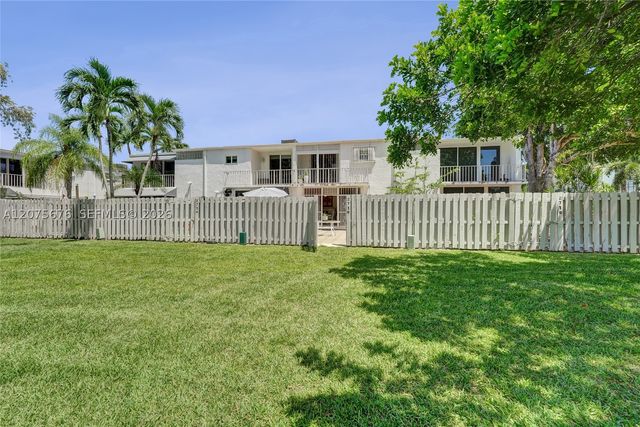 2716 NE 8th St 2716, Hallandale Beach, FL 33009