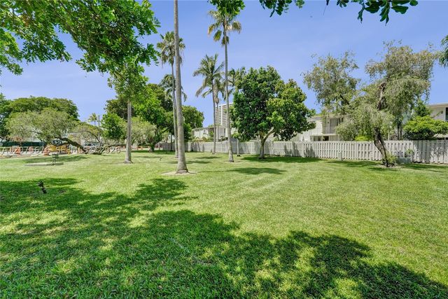 2716 NE 8th St 2716, Hallandale Beach, FL 33009