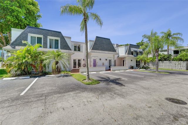 2716 NE 8th St 2716, Hallandale Beach, FL 33009